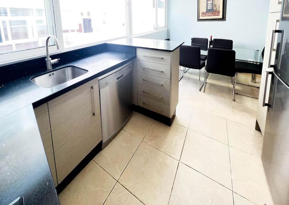 Atico Coqueto En Marbella, Cerca Puerto Banus Apartment